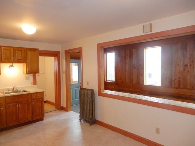 Building Photo - 31 Wyoming Heights