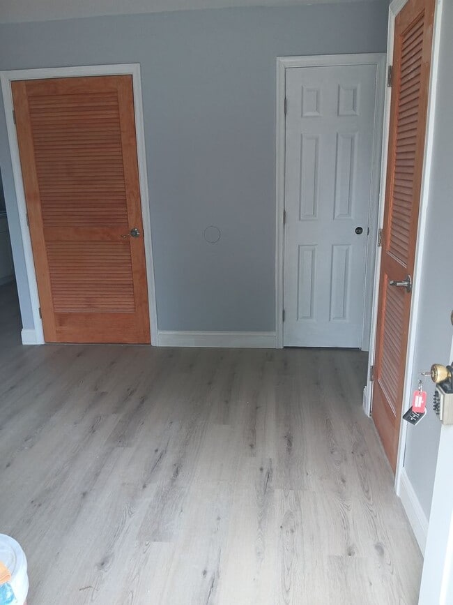 Building Photo - Renovated 3 Bed 2 Bath Single-Family Home ...
