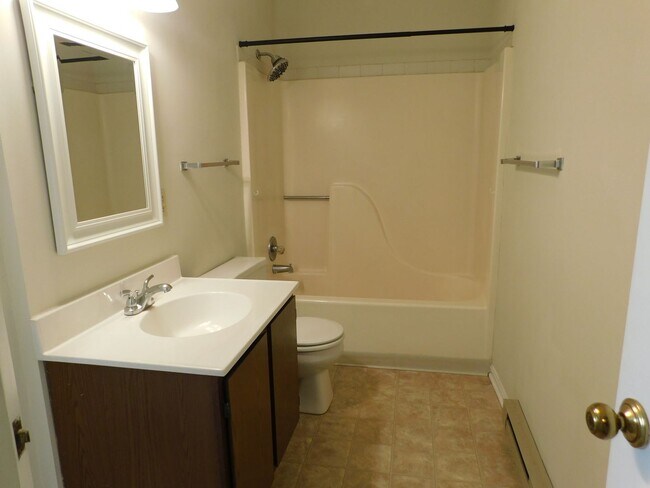 Foto del edificio - Townhouse Available