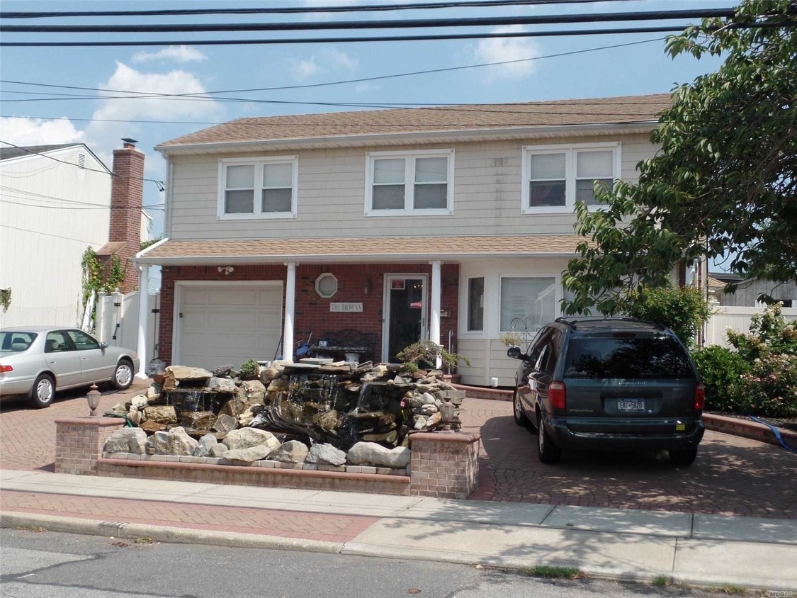 2747 Lee Pl, Bellmore, NY 11710 House for Rent in Bellmore, NY