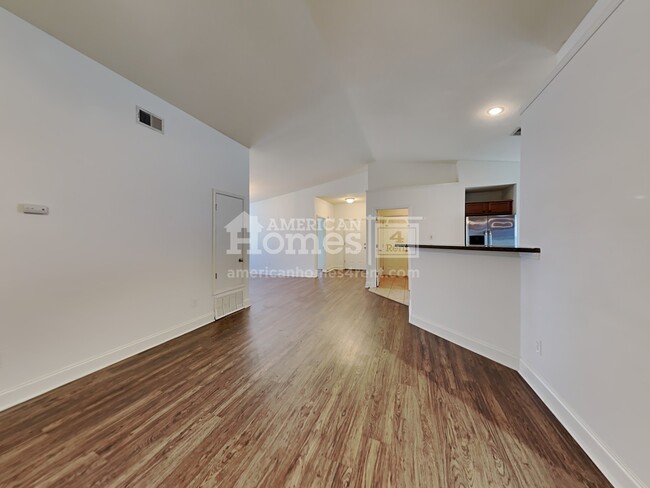 Building Photo - 2961 S Hartland Drive