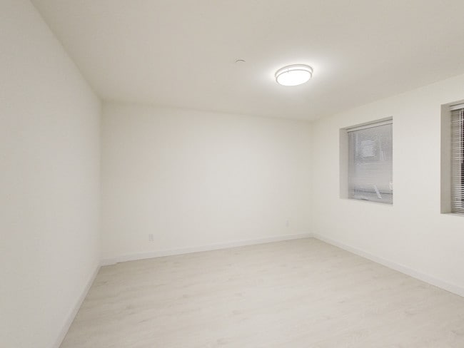 Building Photo - 1516 Larkin St