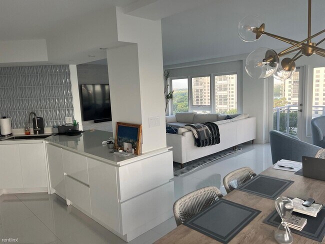 Building Photo - 2 br, 2 bath Condo - 2066 N Ocean Blvd Apt...