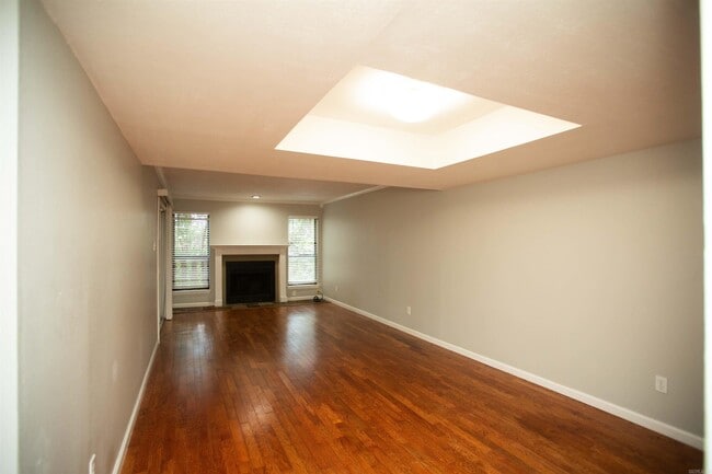 Building Photo - 12100 Rainwood Rd