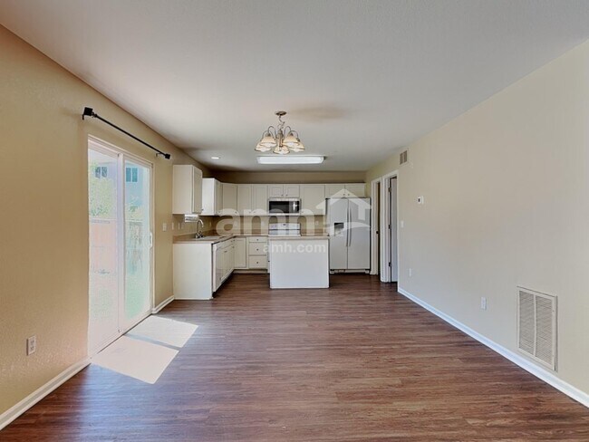 Foto del edificio - 1135 Legend Oak Dr