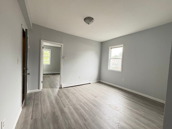 586 Christopher St 4 - 590 Christopher St