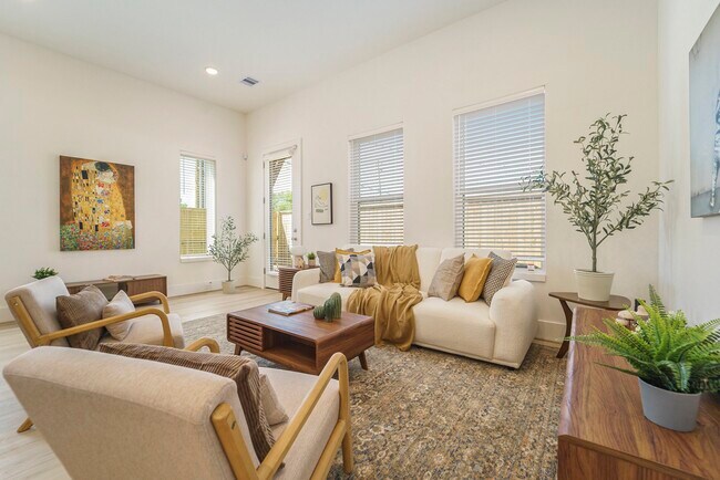 Foto del edificio - 7502 Carver Rd