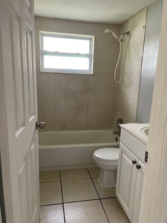Foto del edificio - 2/1 Close to Downtown New Port Richey