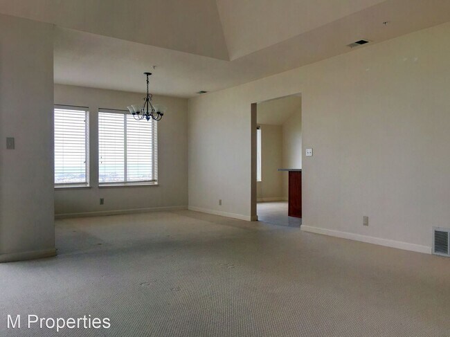 Building Photo - 440 Pointe Pacific