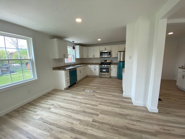 Building Photo - 380 Vanadium Rd