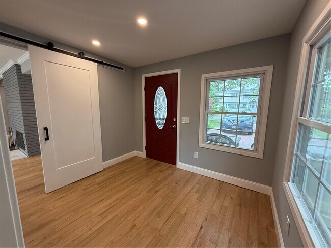 Building Photo - 64 Haymaker Ln