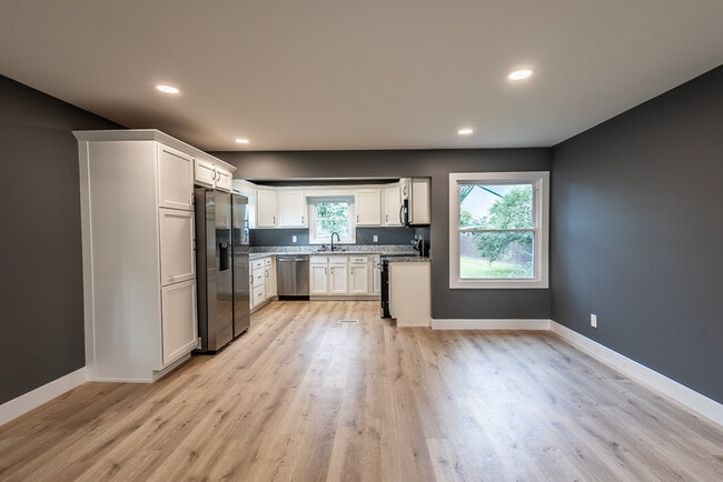 Foto del edificio - 120 College Street Rd