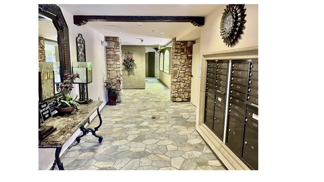 Entrance - 13200 Moorpark St
