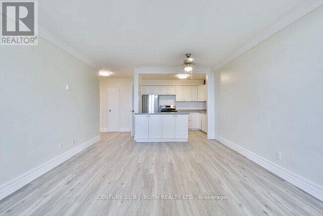 Photo du bâtiment - 2 Grove St E