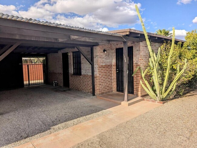 Foto del edificio - 1202-1208 N Howard Blvd