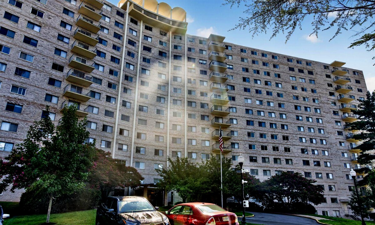 Building Photo - 1111 University Blvd W