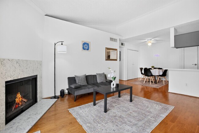 Foto del edificio - 3770 Lovers Wood Ln