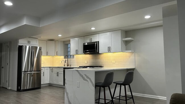 Building Photo - 2629 W 35th St