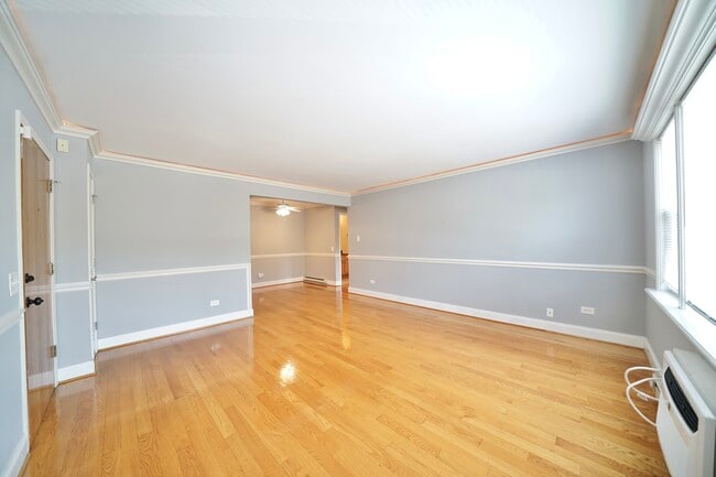 Building Photo - 5037 N East River Rd