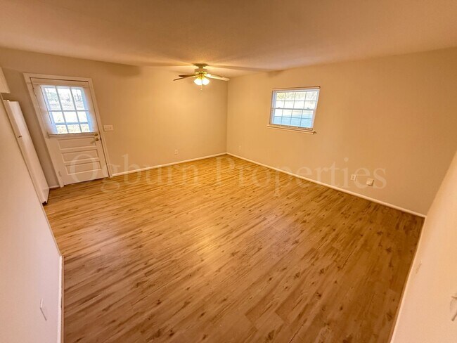 Foto del edificio - 2725 Laguna Ave