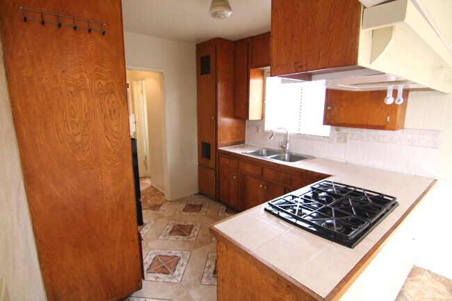 Foto del edificio - 3846 W 110th St