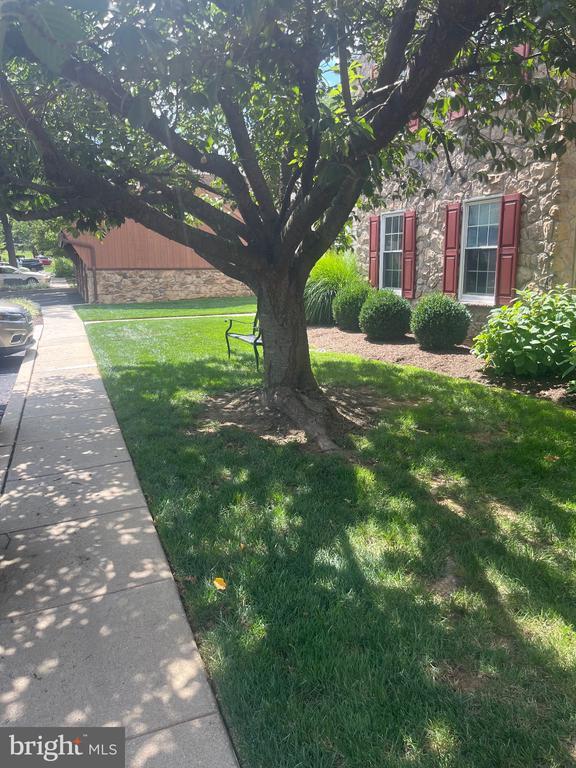 Building Photo - 114 VALLEY GREENE Vly