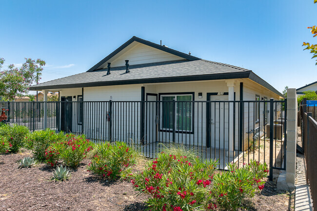 Building Photo - Pioneer Cottages