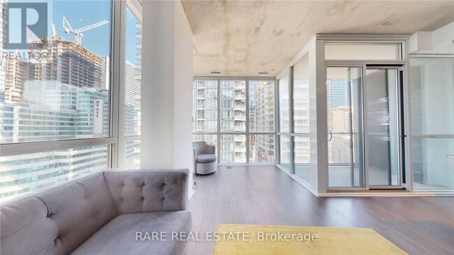 Building Photo - 88 Blue Jays Way