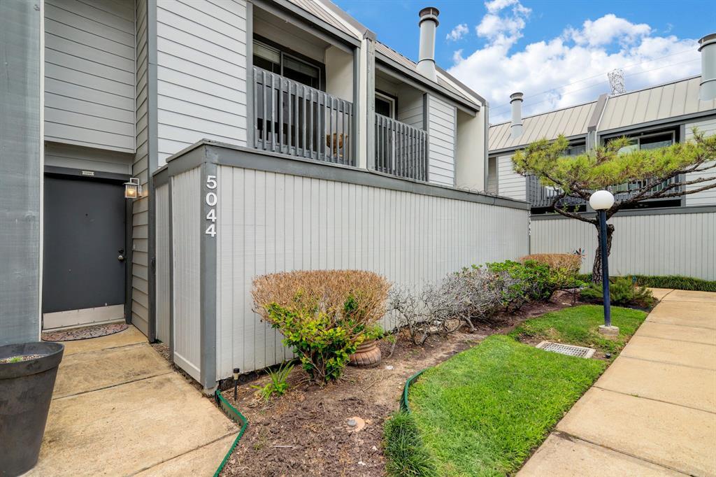 5044 Glenmont Dr, Houston, TX 77081 Condo for Rent in Houston, TX