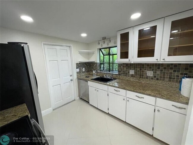 Foto del edificio - 550 SW 14th Ave