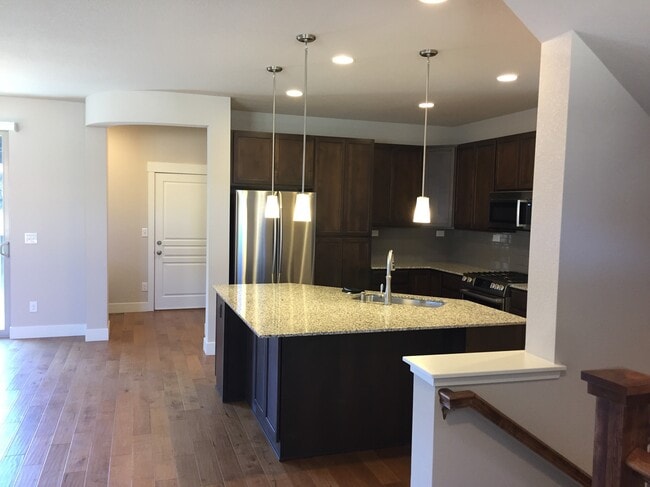 Building Photo - 5160 Yosemite Way