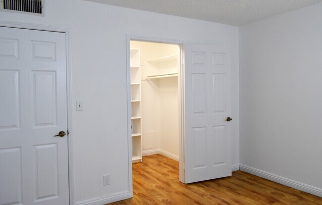 Bedroom with walk in closet - 3291 Sawtelle Blvd