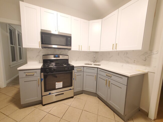 Foto del edificio - 216 Clerk St