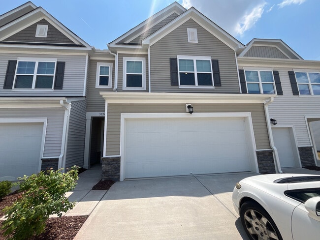 Building Photo - Room in Townhome on Arkose Dr