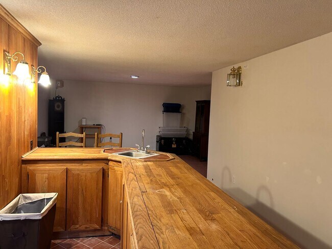 Building Photo - 2 br, 1 bath House - 40 Webster Court U:40...