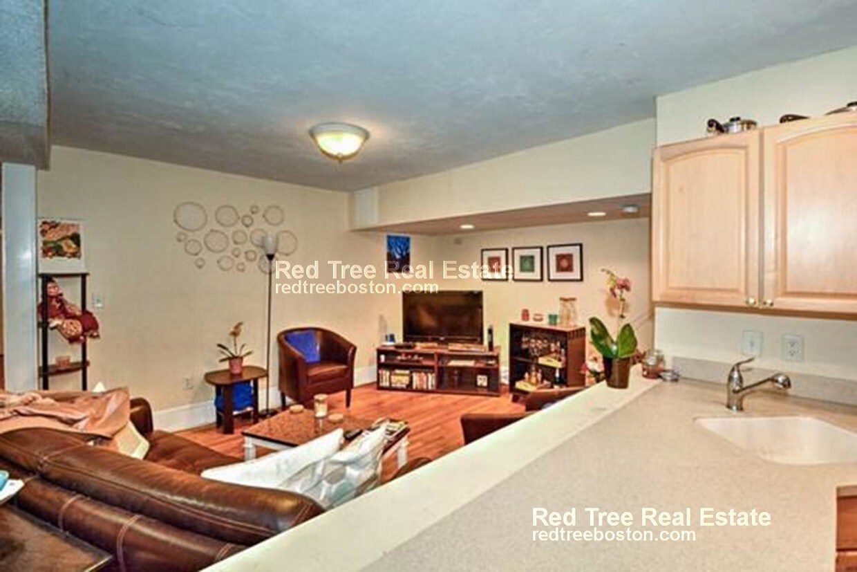 16 Garrison Rd Unit 7, Brookline, MA 02445 Apartments in Brookline