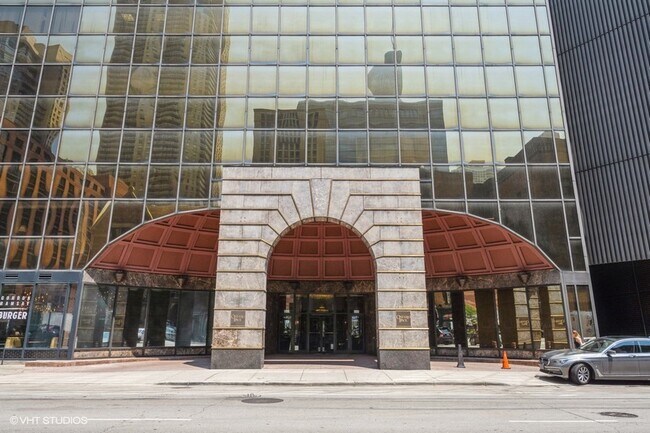 Building Photo - 10 E Ontario St