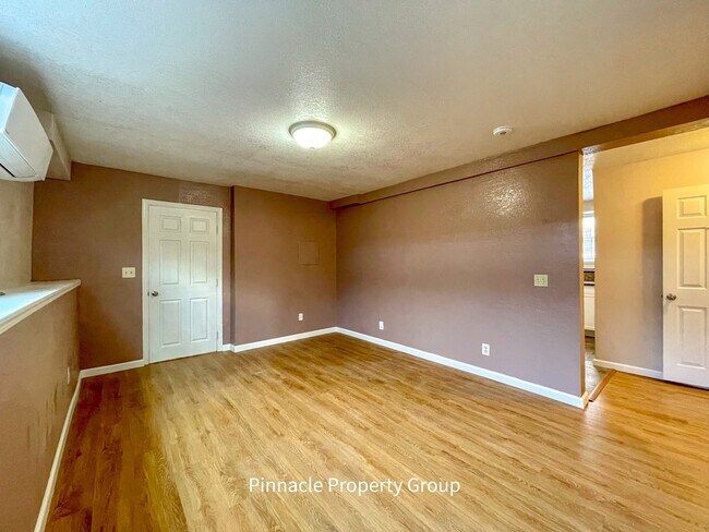 Building Photo - 496 North 7th Street, Unit B
