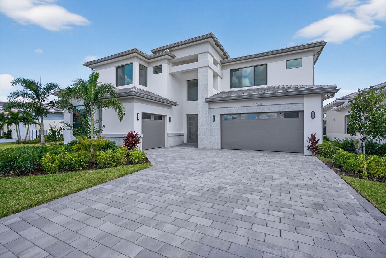 Foto principal - 10026 Skyloft St