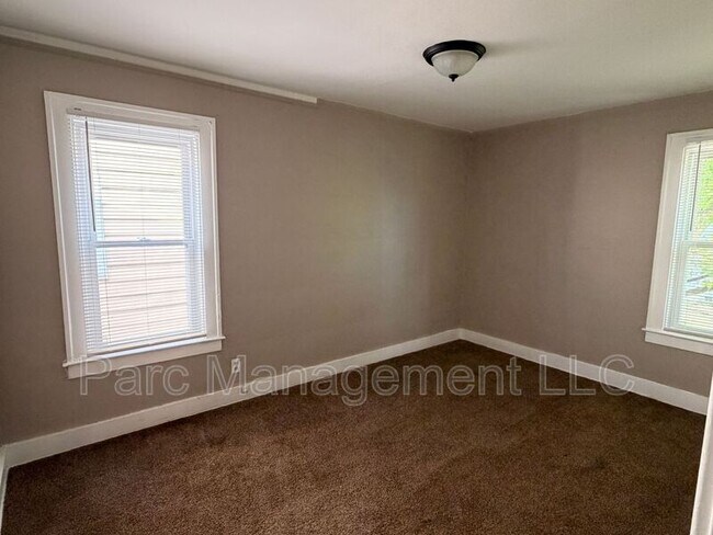 Foto del edificio - 16730 Woodingham Dr