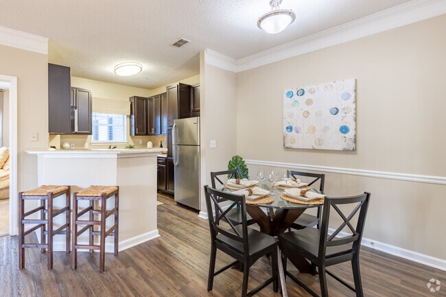 2BR, 2BA - 1,068SF - Chattahoochee Ridge