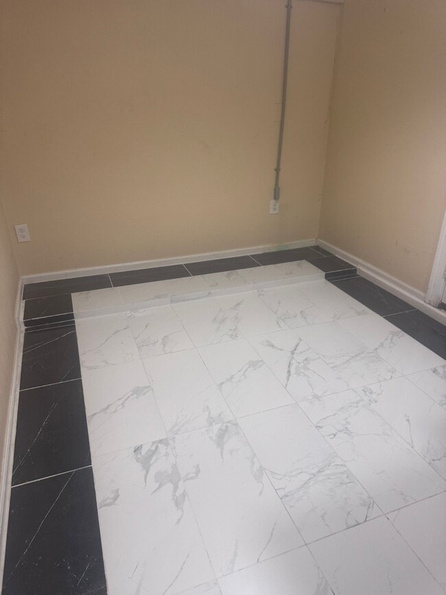 Building Photo - 4603 Meadows Edge Ln