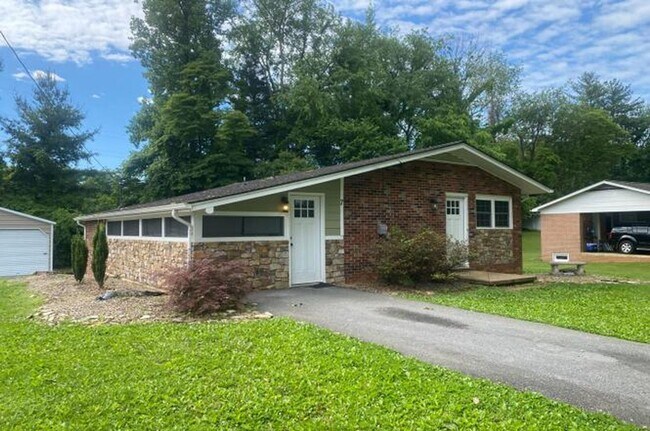 Foto del edificio - 3 Bedroom 1 Bathroom Home in Johnson City, TN
