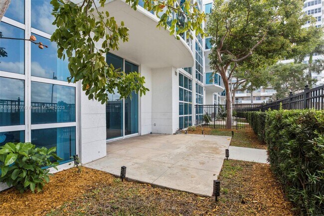 Foto del edificio - 1945 S Ocean Dr