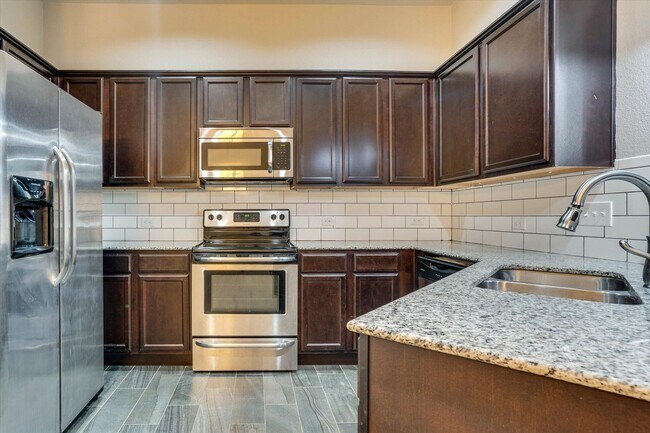 Building Photo - BEAUTIFUL 3 BEDROOM TOWNHOUSE LOCATED IN BASTROP, TEXAS!
