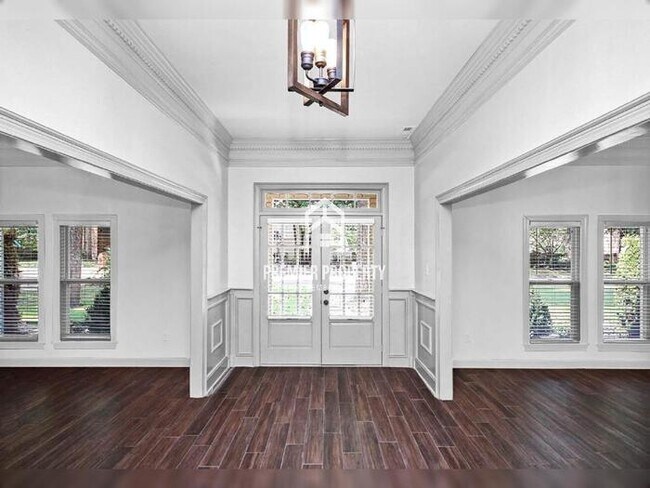 Building Photo - 2240 Lansingwood Dr