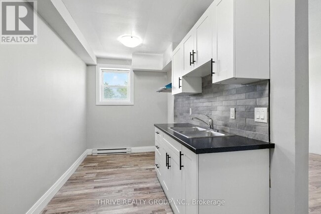 Building Photo - 435 Nelson St