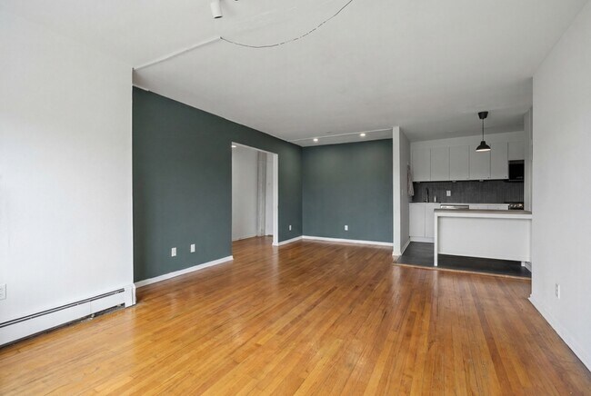 Building Photo - 204 Woodcliff Ave