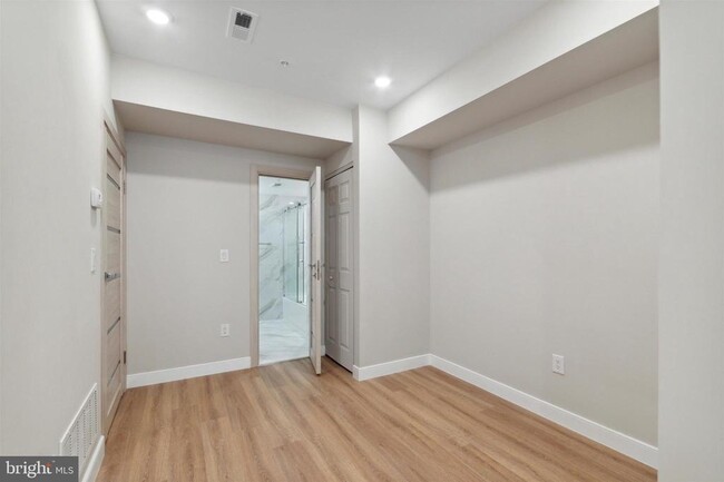 Foto del edificio - 920 N Marshall St