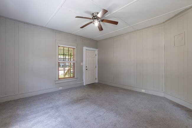 Building Photo - 1325 Clark St